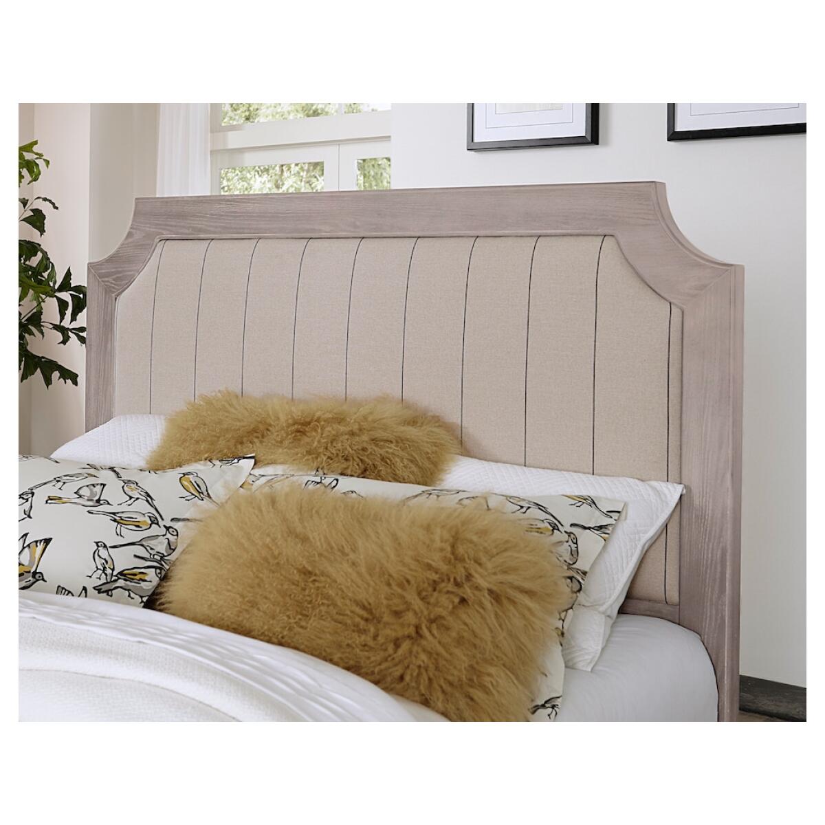 741 King Upholstered Bed Beds Customizable 10