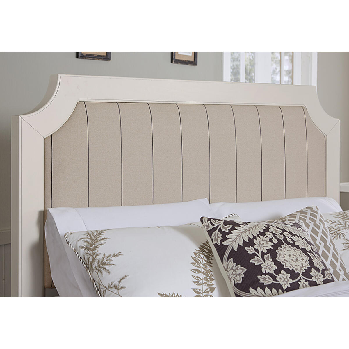 744 Bungalow Home Upholstered King Bed Lattice Beds Customizable 9