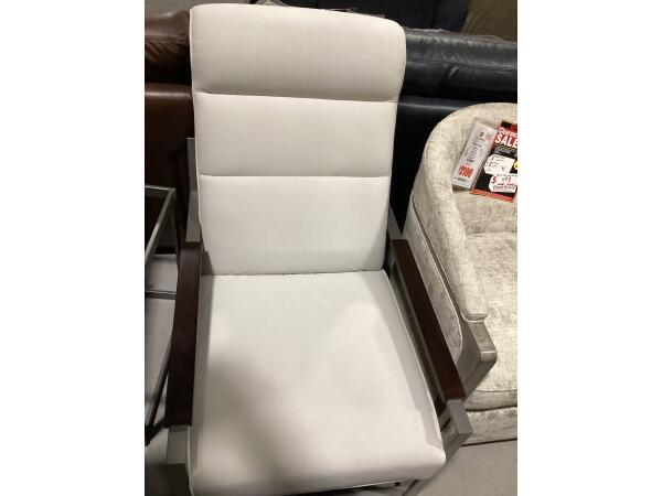 Fairfield 2pc Lounge Chair with Ottoman Final Price Clearance