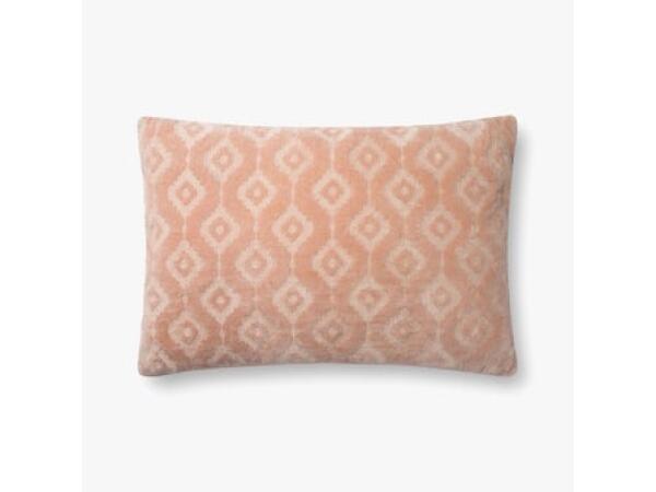 P0866 Blush Accent Pillows Loloi