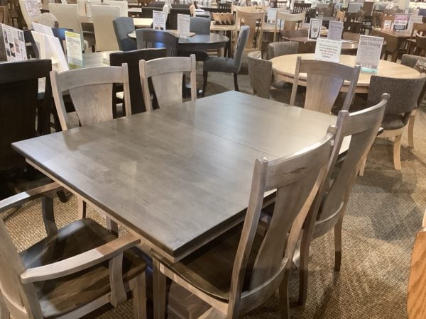 Amish Made Dining Table w/ 4 Side Chairs & 2 Side Chairs Final Price Clearance