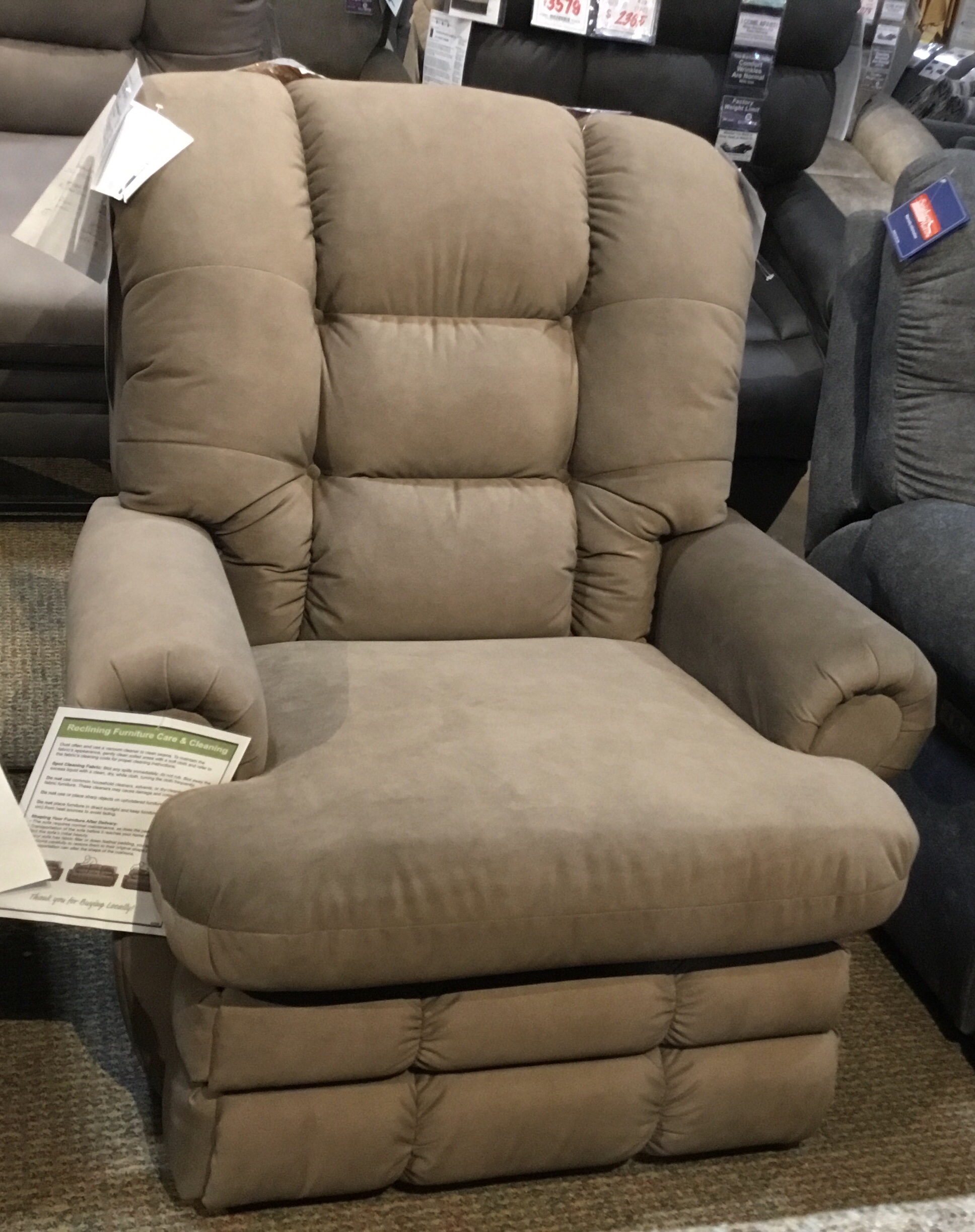 UC562 Lift Recliner Final Price Bedroom Clearance 8